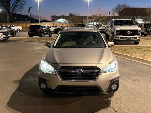 Used 2018 Subaru Outback 2.5i Limited image 6