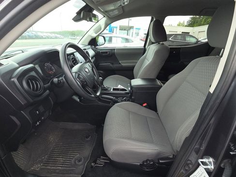 Used 2023 Toyota Tacoma SR AWD/4WD image 17