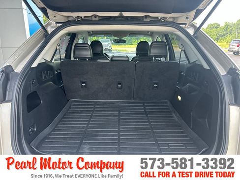 Used 2017 Ford Edge SEL w/ Equipment Group 201A AWD/4WD image 22
