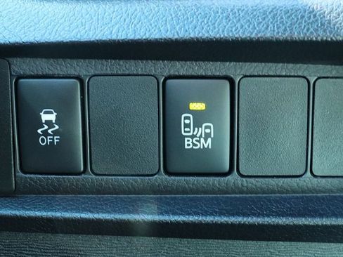 Used 2017 Toyota Sienna SE Premium image 46