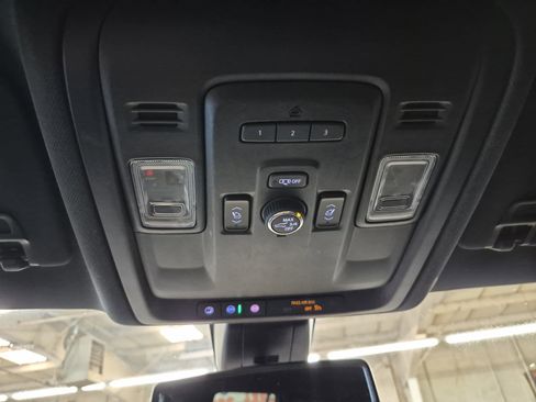 Used 2022 Chevrolet Tahoe RST w/ Sport Performance Package RWD image 38