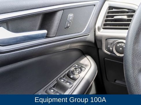 Used 2023 Ford Edge SE AWD/4WD image 12
