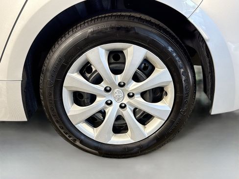 Used 2025 Toyota Corolla LE FWD image 36