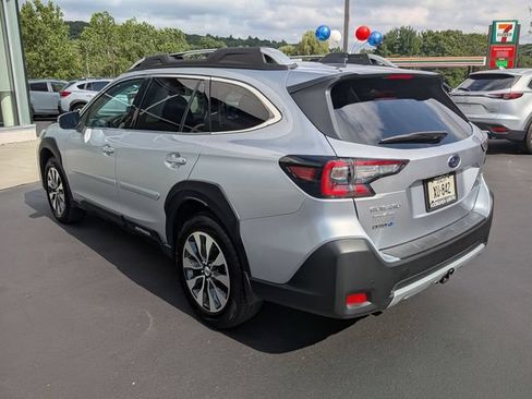 Used 2025 Subaru Outback Touring XT AWD/4WD image 5