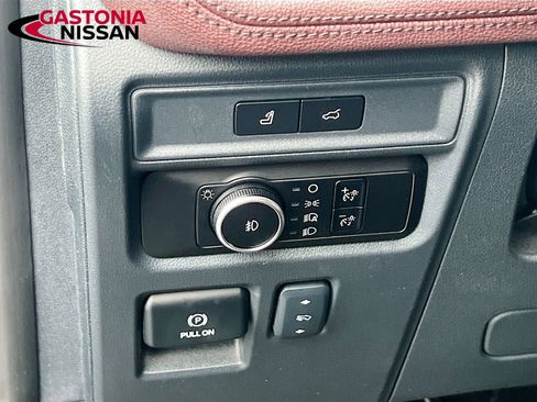 Used 2024 Ford Expedition Max Limited image 13