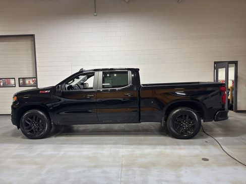 Used 2022 Chevrolet Silverado 1500 RST w/ Convenience Package II image 2
