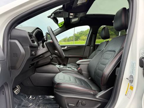 Used 2023 Ford Escape ST-Line Elite w/ Premium Technology Package image 4