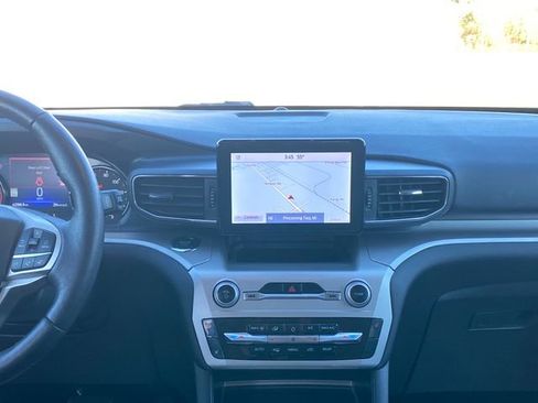 Used 2022 Ford Explorer XLT w/ Equipment Group 202A image 24