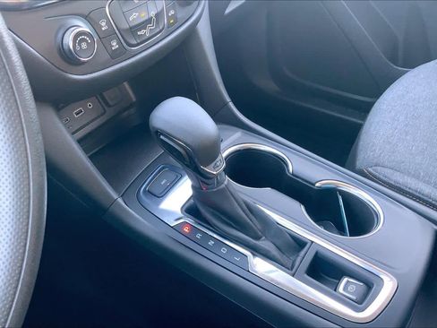 Used 2023 Chevrolet Equinox LT w/ LPO, Floor Liner Package image 16