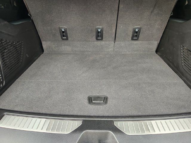 Used 2024 GMC Yukon XL AT4 AWD/4WD image 33