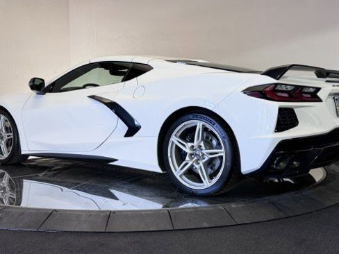 Used 2023 Chevrolet Corvette Stingray Premium Cpe w/ Z51 Performance Package image 2