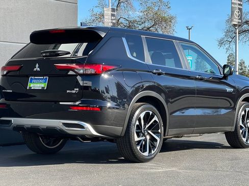 New 2025 Mitsubishi Outlander SE image 5