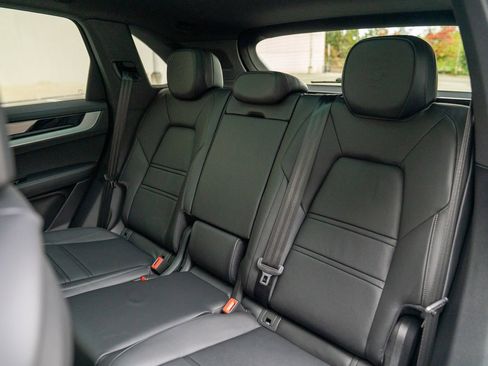 Certified 2026 Porsche Cayenne AWD/4WD image 23