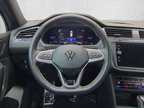 Used 2023 Volkswagen Tiguan SE R-Line FWD image 27