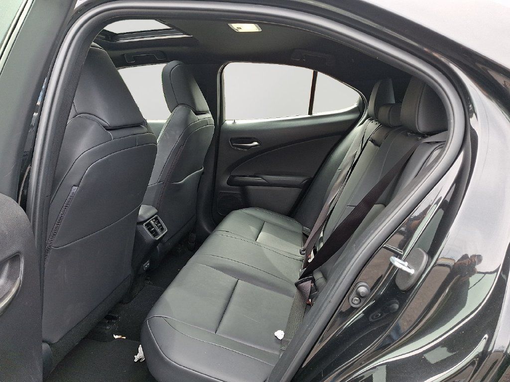 Used 2023 Lexus UX 250h AWD w/ Accessory Package (Z2) image 8