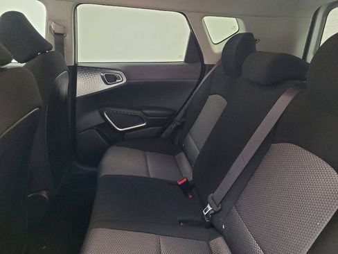 Used 2021 Kia Soul LX image 18