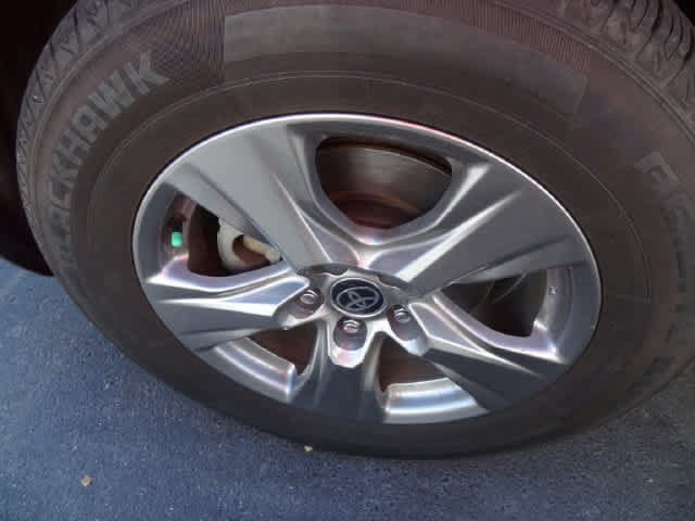 Used 2024 Toyota RAV4 XLE AWD/4WD image 13