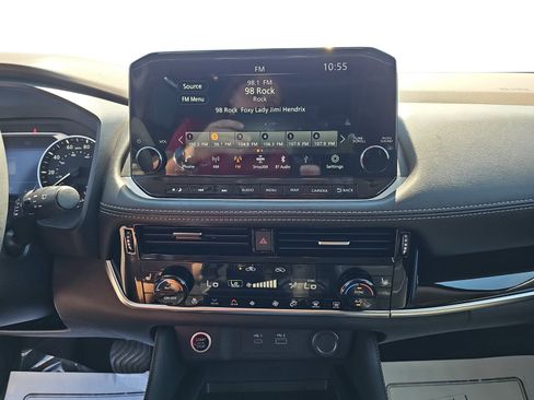 Used 2022 Nissan Rogue SL w/ SL Premium Package FWD image 17