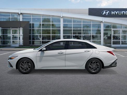 New 2026 Hyundai Elantra Blue image 3