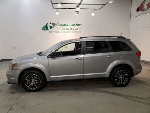 Used 2017 Dodge Journey SE w/ Blacktop Package image 3