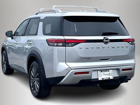 Certified 2025 Nissan Pathfinder SL w/ SL Premium Package image 4
