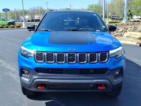 Used 2025 Jeep Compass Trailhawk w/ Trailhawk Elite Group AWD/4WD image 8