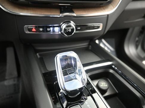 New 2026 Volvo XC60 B5 Plus w/ Protection Package Premier image 23