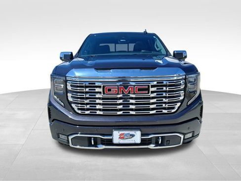 Used 2023 GMC Sierra 1500 Denali w/ Technology Package AWD/4WD image 8
