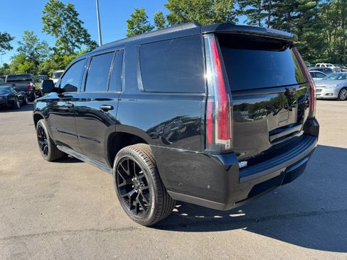 Used 2017 Cadillac Escalade Platinum AWD/4WD image 3