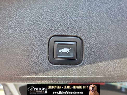 Used 2015 Cadillac SRX Luxury w/ Driver Awareness Package FWD image 12