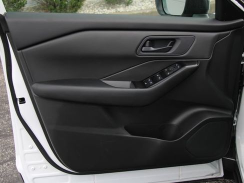 Certified 2025 Nissan Rogue S AWD/4WD image 14