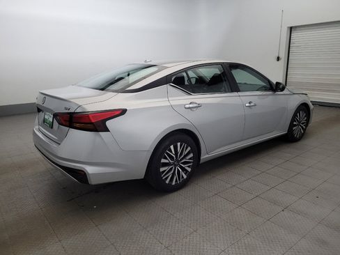 Used 2024 Nissan Altima 2.5 SV image 10