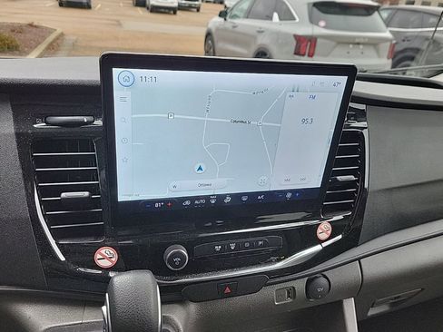 Used 2024 Ford Transit 350 XLT image 19