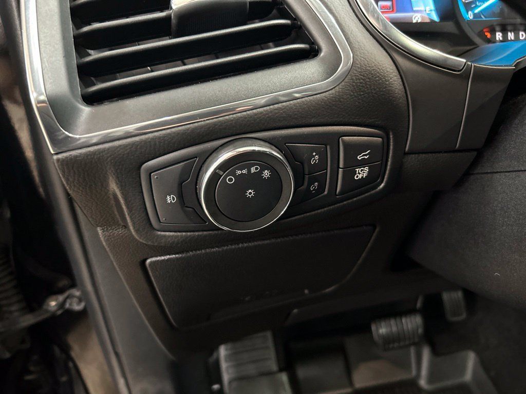 Certified 2021 Ford Edge Titanium w/ Canadian Touring Package AWD/4WD image 13