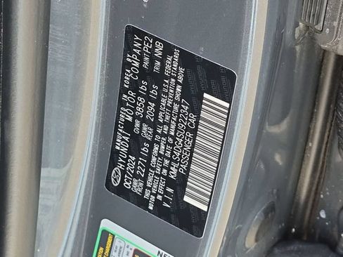 Used 2025 Hyundai Elantra SEL FWD image 38