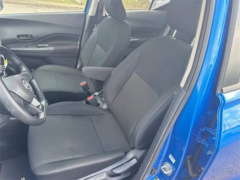 Certified 2025 Nissan Kicks Play S image 23