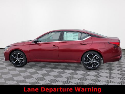 Certified 2025 Nissan Altima 2.5 SR w/ SR Premium Package FWD image 7