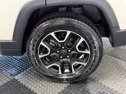 Used 2021 Jeep Compass Trailhawk w/ Sun and Sound Group AWD/4WD image 16