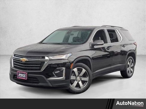 Used 2023 Chevrolet Traverse LT w/ LT Premium Package AWD/4WD image 1