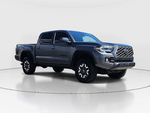 Used 2020 Toyota Tacoma TRD Off-Road w/ TRD Premium Off Road Package AWD/4WD image 3