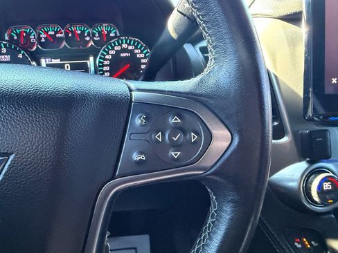 Used 2020 Chevrolet Suburban LT image 39