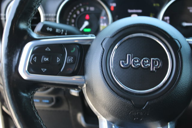 Used 2023 Jeep Wrangler Unlimited Sahara w/ Cold Weather Group AWD/4WD image 19