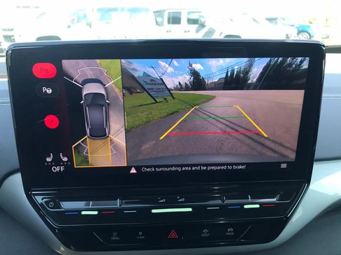 Used 2023 Volkswagen ID.4 Pro S Plus image 21