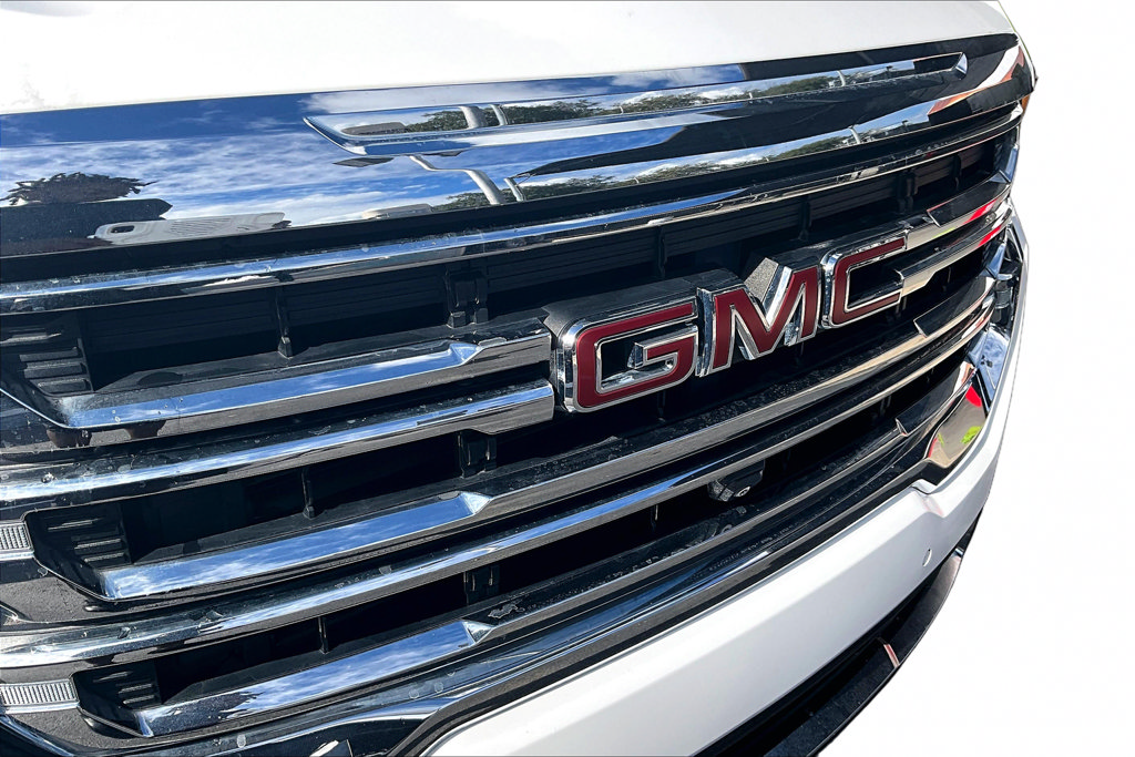 Used 2022 GMC Acadia SLT w/ Technology Package FWD image 33