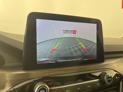 Used 2020 Ford Escape Titanium image 13