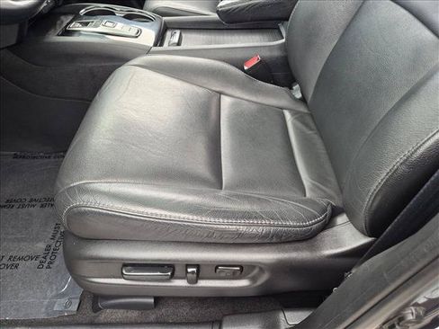 Used 2022 Honda Pilot Touring image 11