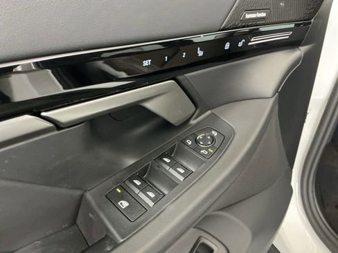 Certified 2025 BMW 530i w/ Premium Package RWD image 23
