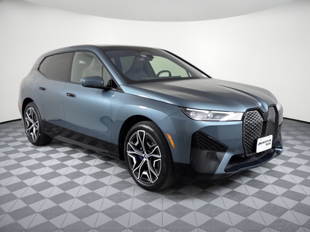 Used 2024 BMW iX xDrive50 w/ Sport Package AWD/4WD image 7