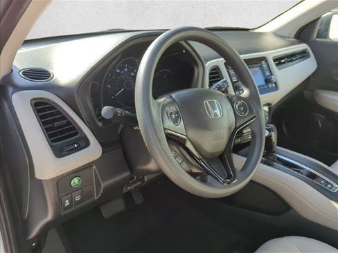 Used 2020 Honda HR-V LX image 16
