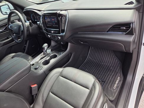 Used 2023 Chevrolet Traverse RS FWD image 19